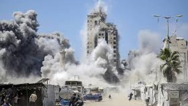 الاحتلال الإسرائيلي ينسف مبان سكنية في الزيتون والشجاعية بقطاع غزة الاحتلال الإسرائيلي ينسف مبان سكنية في الزيتون والشجاعية بقطاع غزة