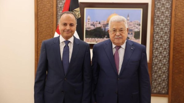 سفير مصر برام الله يسلم الرئيس الفلسطيني دعوة من الرئيس السيسى للمشاركة في حفل افتتاح المتحف المصري الكبير سفير مصر برام الله يسلم الرئيس الفلسطيني دعوة من الرئيس السيسى للمشاركة في حفل افتتاح المتحف المصري الكبير