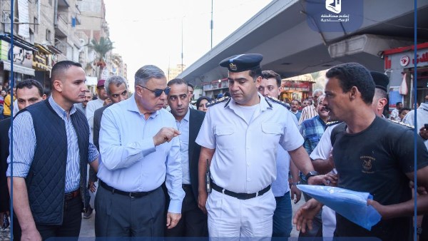 محافظ الإسكندرية يتفقد منطقة الكيلو 21 بالعجمي لمتابعة التزام السائقين وضبط الأسواق محافظ الإسكندرية يتفقد منطقة الكيلو 21 بالعجمي لمتابعة التزام السائقين وضبط الأسواق