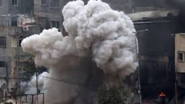 قوات الإحتلال تفجر منزلاً في حي الهدف بجنين شمال الضفة الغربية المحتلة