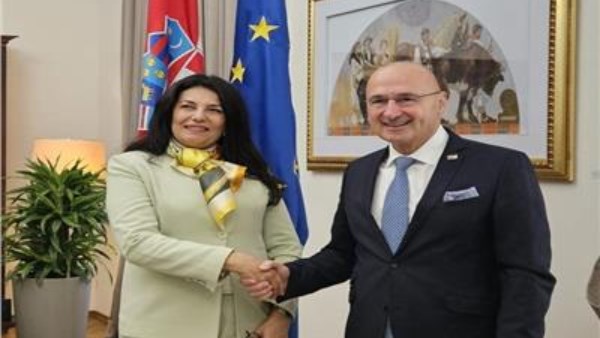 وزير الخارجية الكرواتي، جوردان رادمان، مع السفيرة رانية البنا، سفيرة مصر لدى كرواتيا