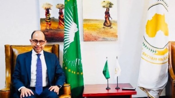 سفير مصر في بريتوريا يقدم واجب العزاء في رحيل مطران جنوب أفريقيا سفير مصر في بريتوريا يقدم واجب العزاء في رحيل مطران جنوب أفريقيا