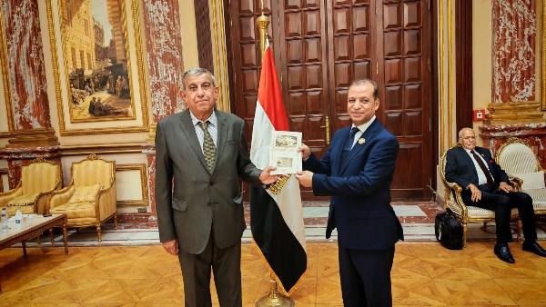 علاء عيد النبي بعد استلام كارنيه الشيوخ: توطين الصناعة على رأس أولوياتي