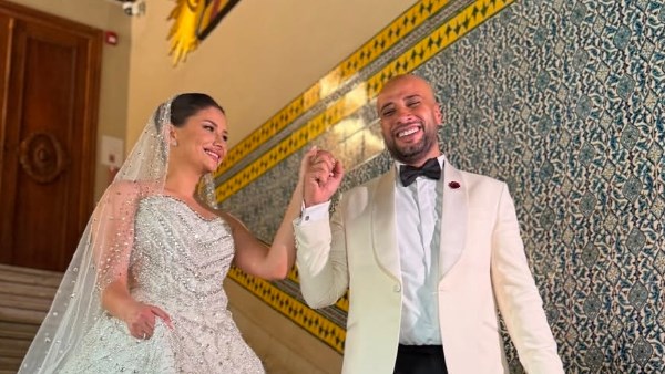 حاتم صلاح وزوجته 