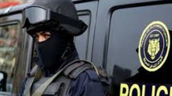 بسبب خلافات .. سيدة تدعى تعدى شقيقة طليقها على طفلتها بالشرقية
