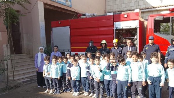 طلاب المدارس فى زيارة للحماية المدنية بالمنوفية