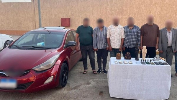 فخ الأنتيكات والعملات.. سقوط تشكيل عصابي نصب على مقاول في بالجيزة