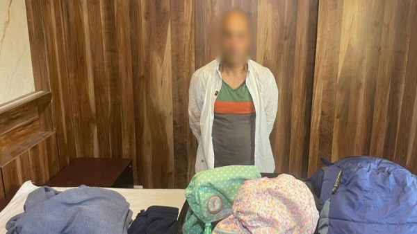 القبض على سائق بتطبيق نقل شهير سرق حقيبة فتاة أجنبية بالقاهرة القبض على سائق بتطبيق نقل شهير سرق حقيبة فتاة أجنبية بالقاهرة