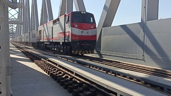 أسرته تعرفت على جثمانه.. تحديد هوية ضحية السقوط أسفل قطار العياط أسرته تعرفت على جثمانه.. تحديد هوية ضحية السقوط أسفل قطار العياط