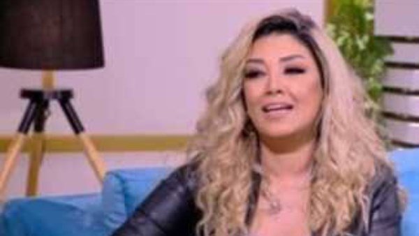 الفنانة شمس 