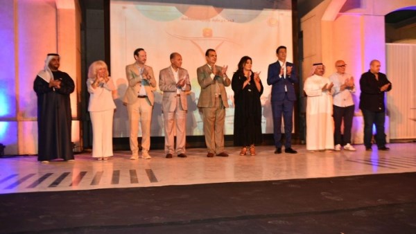 تكريم هالة صدقي وعبد العزيز مخيون واسم لطفي لبيب مع كوكبة من الفنانين 