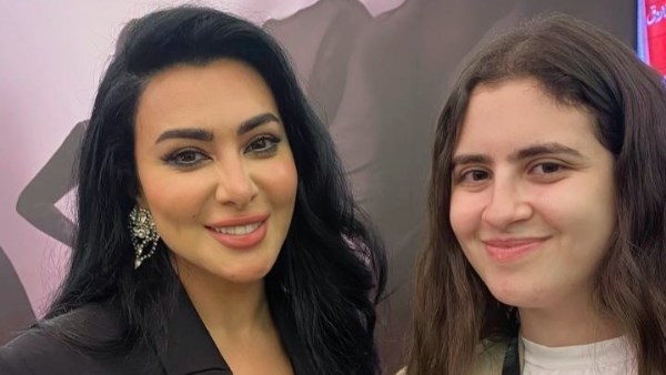 ميرهان حسين مع أوركيد سامي 