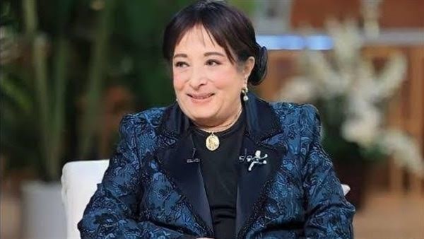 الفنانة سميرة عبد العزيز 