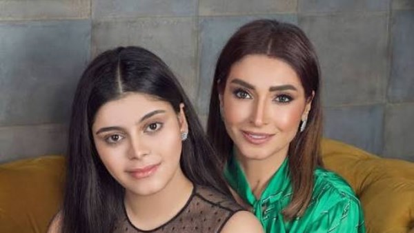 الفنانة روجينا و مريم ابنتها 