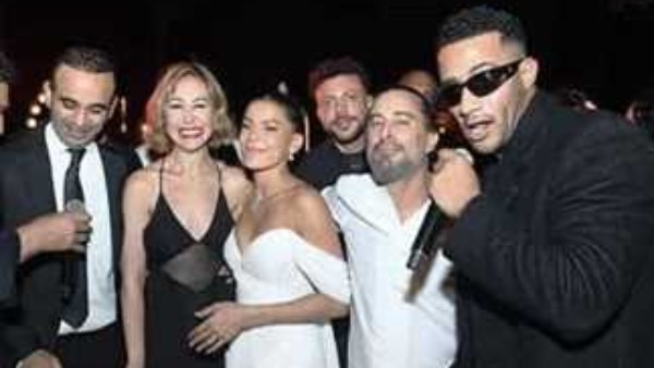 بعد إعلان زواجهما رسميًا.. أحدث ظهور لمنه شلبي وأحمد الجنايني في حفل زفاف هادي الباجوري بعد إعلان زواجهما رسميًا.. أحدث ظهور لمنه شلبي وأحمد الجنايني في حفل زفاف هادي الباجوري