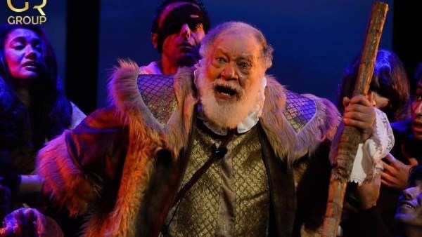 النجم يحيي الفخراني 