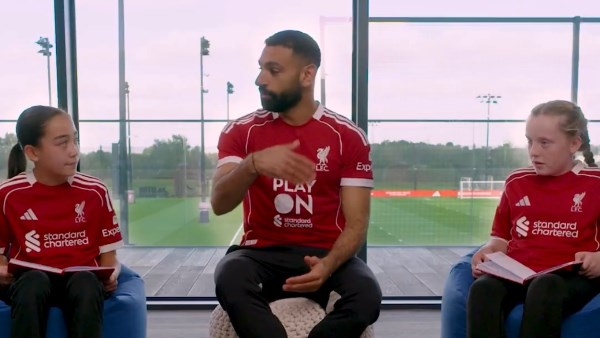 محمد صلاح: والدي كان أول من دعمني.. ورونالدو بطلي في الطفولة