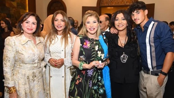 ليلي علوي تهنئ نجل هاني رمزي بمناسبة زفافه