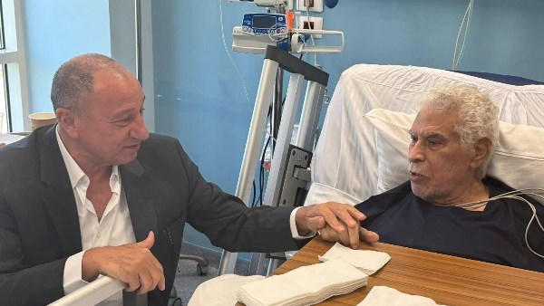 اساطير الكرة المصرية .. الخطيب يطمئن على حسن شحاتة فى المستشفى