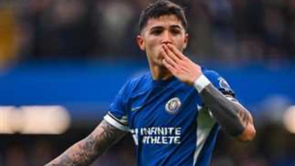 الاتحاد الأرجنتيني يكشف إصابة إنزو فرنانديز
