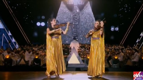 عزف موسيقي بالكمان 