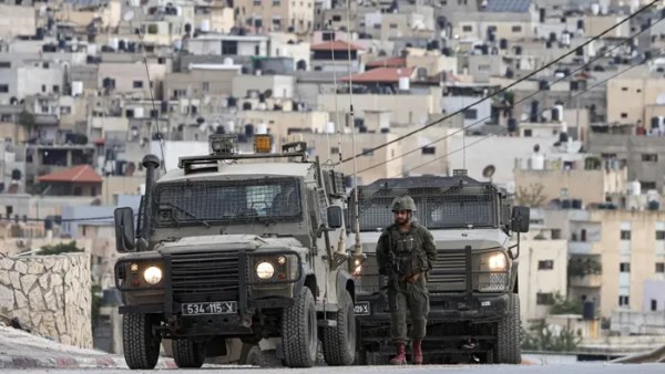 آليات الاحتلال 