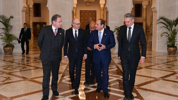 الرئيس عبد الفتاح السيسي خلال اللقاء 