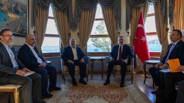 وفد قيادي من حماس يلتقي وزير الخارجية التركي 