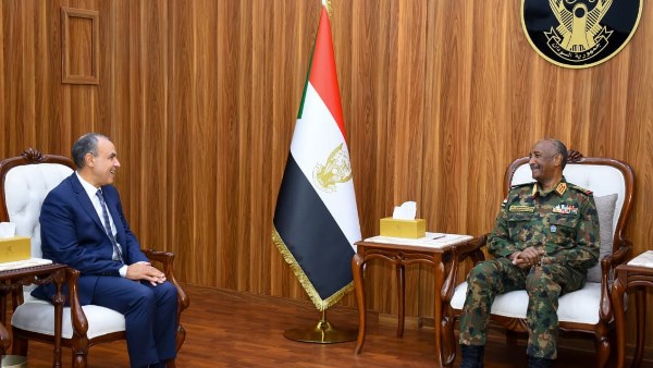 وزير الخارجية يلتقي رئيس مجلس السيادة السوداني الانتقالي