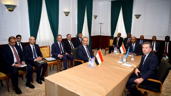 اجتماع ثلاثي