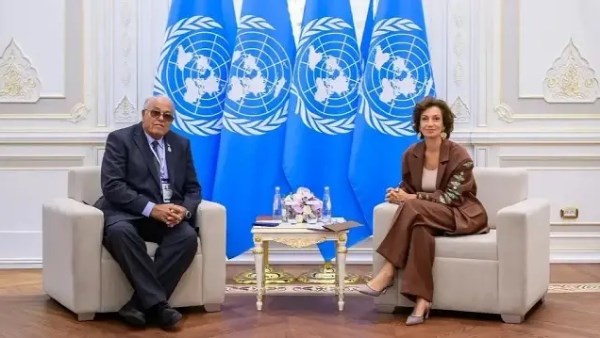 جانب من المباحثات 