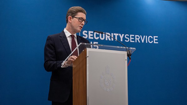 رئيس جهاز المخابرات البريطاني