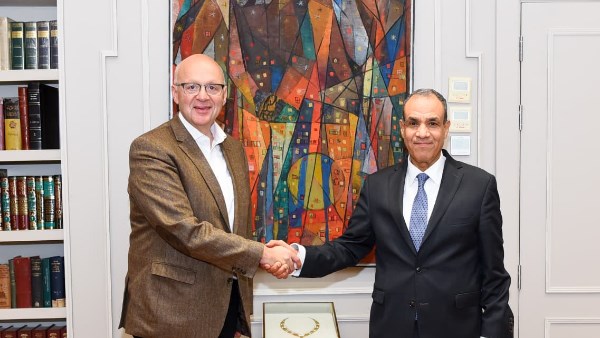 وزير الخارجية يتلقى عضو البرلمان الألماني عن تحالف حزبي الاتحاد الديمقراطي والاشتراكي المسيحيين