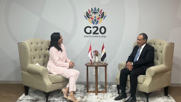 وزير الخارجية يلتقي وزيرة خارجية كندا على هامش قمة مجموعة العشرين بجوهانسبرج