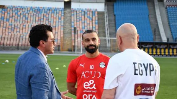 صلاح والعميد ووزير الرياضة