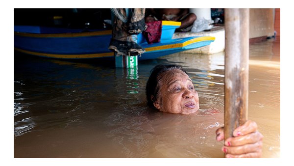 فيضانات تايلاند: مقتل 33 وتشريد مليوني شخص بعد أمطار تاريخية