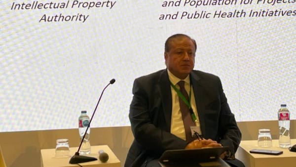 التور هشام عزمي