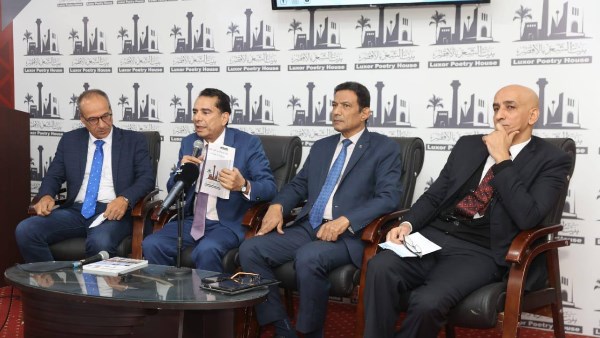 جانب من الجلسة النقدية