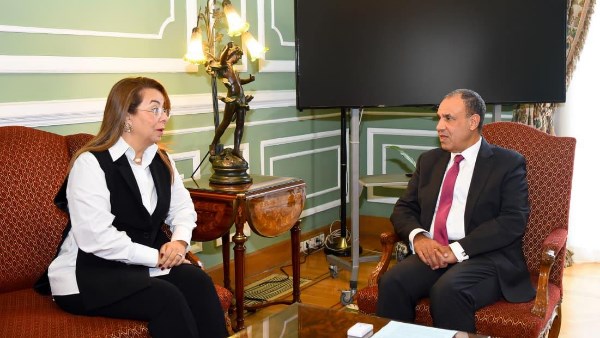 وزير الخارجية والدكتورة غادة والي