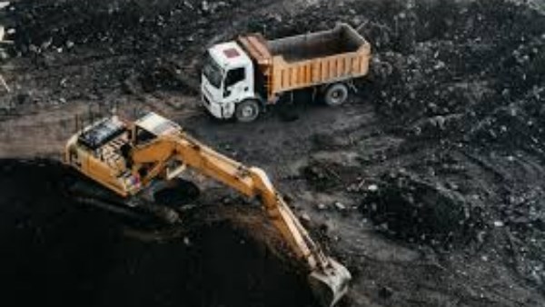 خطة إعادة هيكلة في عملاق التعدين نيومونت تطال 16% من العمالة خطة إعادة هيكلة في عملاق التعدين نيومونت تطال 16% من العمالة