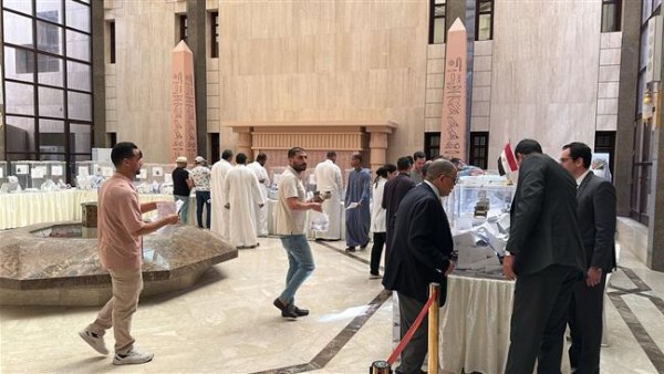 إقبال كثيف من المصريين بالسعودية للتصويت في انتخابات مجلس النواب