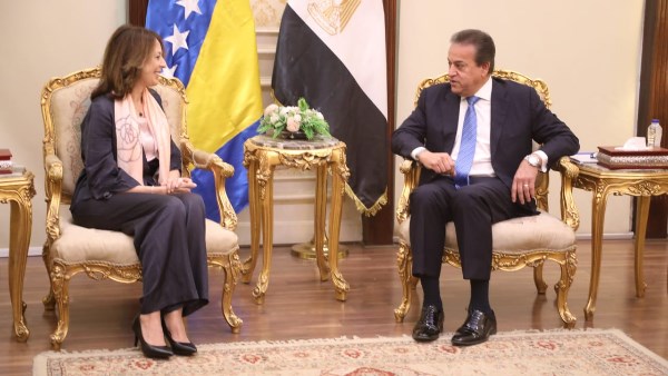 وزير الصحة و وزيرة الشؤون المدنية في البوسنة والهرسك