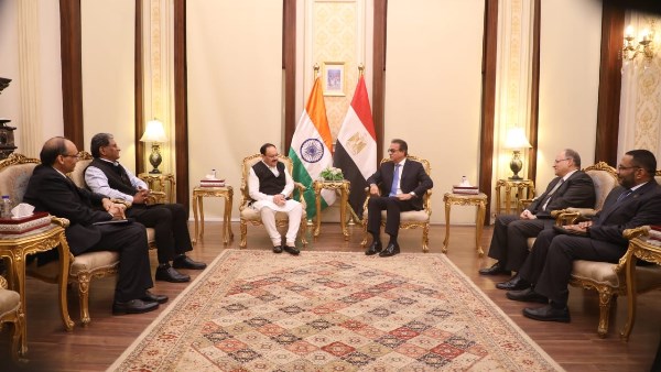 وزير الصحة ونظيره الهندي 