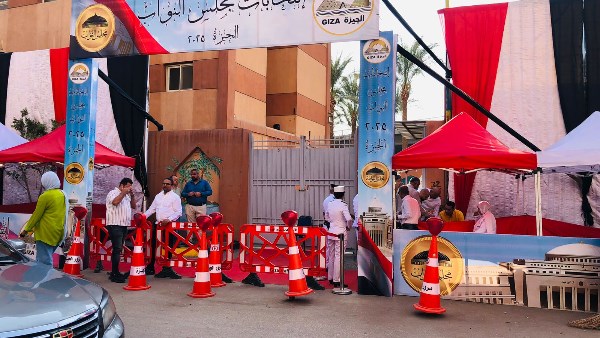 استعدادات مكثفة بلجان بولاق الدكرور لاستقبال الناخبين في اليوم الثاني من انتخابات النواب استعدادات مكثفة بلجان بولاق الدكرور لاستقبال الناخبين في اليوم الثاني من انتخابات النواب