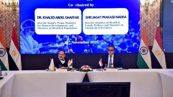 جانب من الجلسة 