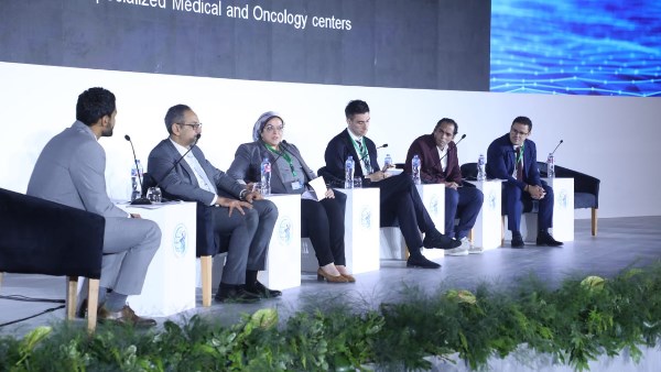  جانب من الجلسة 