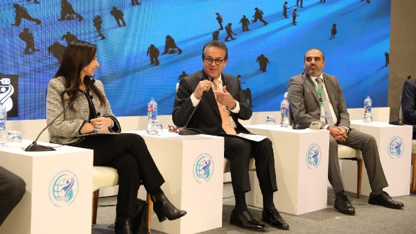 وزير الصحة والسكان 