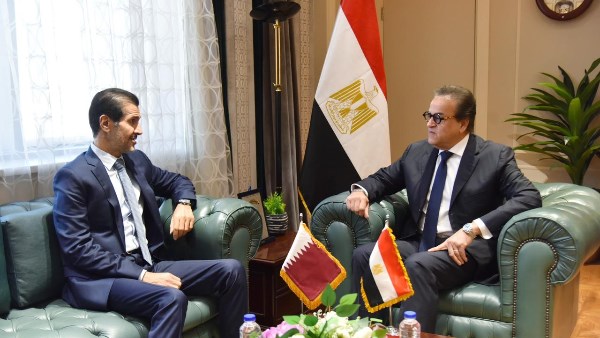 وزير الصحة ونظيره القطري 