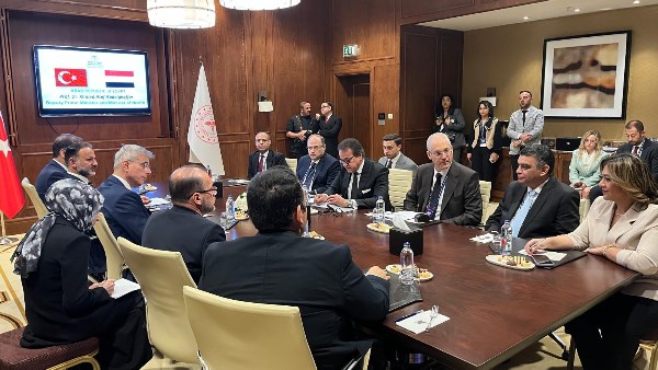 وزير الصحة ونظيره التركي 