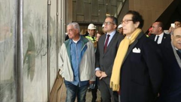 فاروق حسني وجولة سابقة في المتحف